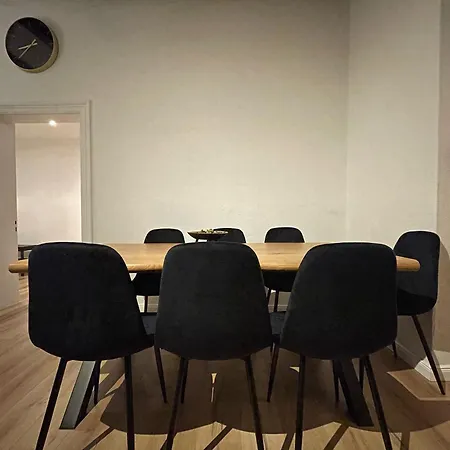 Zentrale Mit Blick Auf Den Inklusive Parkplatz Und Internet Geschaeftsreisende Willkommen * Rendsborg