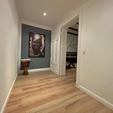 Zentrale Mit Blick Auf Den Inklusive Parkplatz Und Internet Geschaeftsreisende Willkommen *