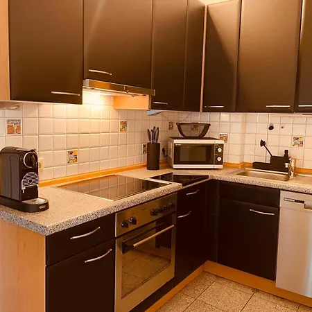 Zentrale Mit Blick Auf Den Inklusive Parkplatz Und Internet Geschaeftsreisende Willkommen Apartamento *