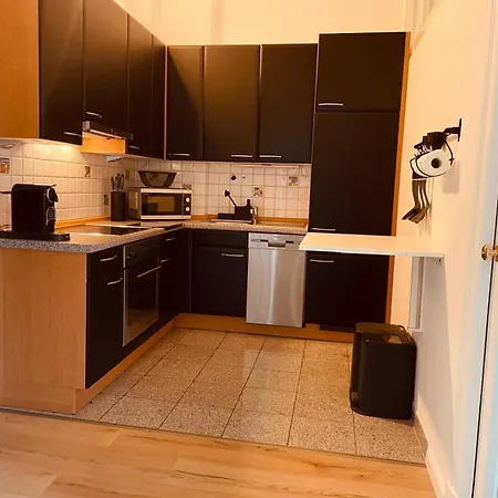 Zentrale Mit Blick Auf Den Inklusive Parkplatz Und Internet Geschaeftsreisende Willkommen Apartment Rendsburg