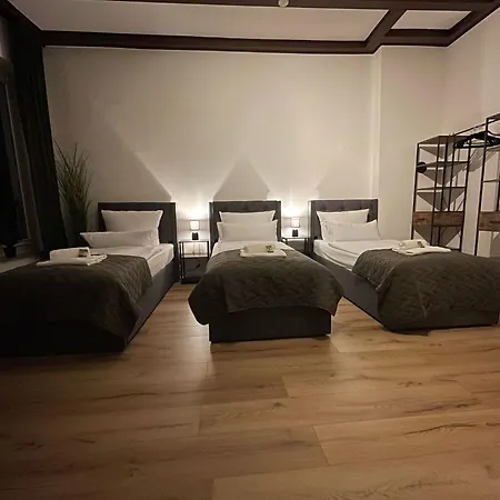 Zentrale Mit Blick Auf Den Inklusive Parkplatz Und Internet Geschaeftsreisende Willkommen *