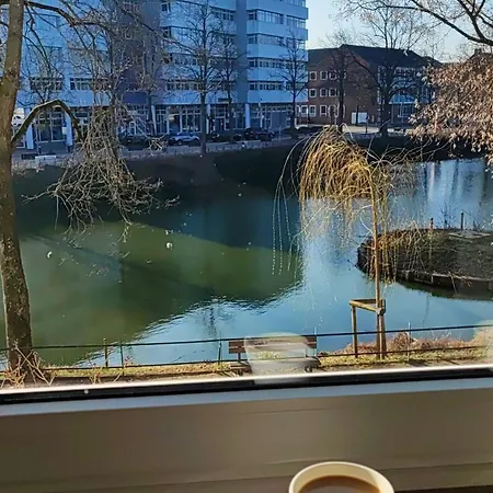 Zentrale Mit Blick Auf Den Inklusive Parkplatz Und Internet Geschaeftsreisende Willkommen Lejlighed