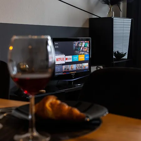 Zentrale Mit Blick Auf Den Inklusive Parkplatz Und Internet Geschaeftsreisende Willkommen * 伦茨堡