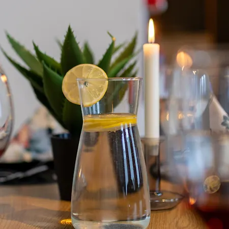 Zentrale Mit Blick Auf Den Inklusive Parkplatz Und Internet Geschaeftsreisende Willkommen Lejlighed Rendsborg