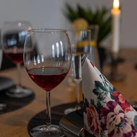 Zentrale Mit Blick Auf Den Inklusive Parkplatz Und Internet Geschaeftsreisende Willkommen *