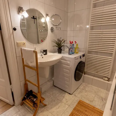 Zentrale Mit Blick Auf Den Inklusive Parkplatz Und Internet Geschaeftsreisende Willkommen Apartamento *