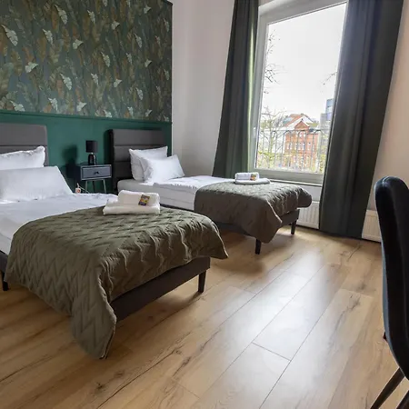 Zentrale Mit Blick Auf Den Inklusive Parkplatz Und Internet Geschaeftsreisende Willkommen