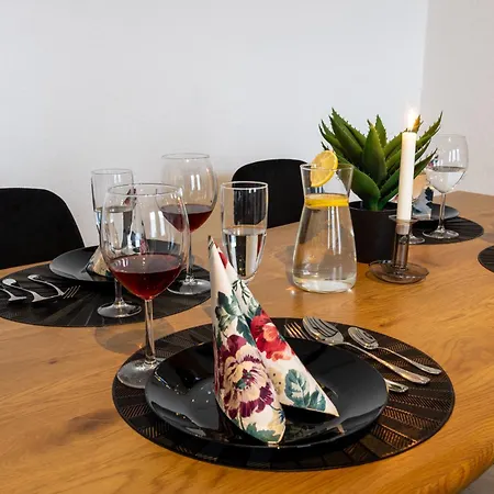 Zentrale Mit Blick Auf Den Inklusive Parkplatz Und Internet Geschaeftsreisende Willkommen Rendsborg