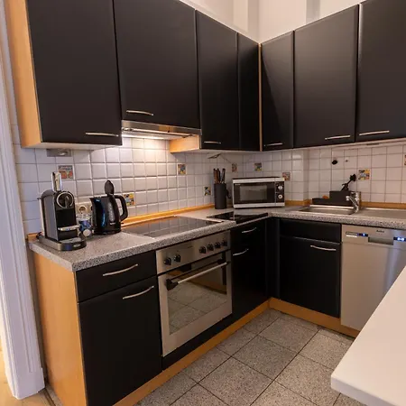 Zentrale Mit Blick Auf Den Inklusive Parkplatz Und Internet Geschaeftsreisende Willkommen Apartment Rendsburg