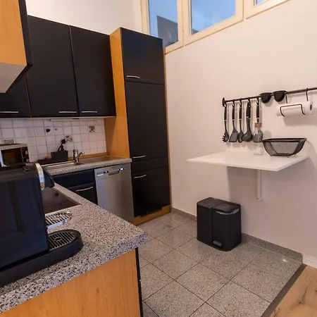 Zentrale Mit Blick Auf Den Inklusive Parkplatz Und Internet Geschaeftsreisende Willkommen Apartamento *