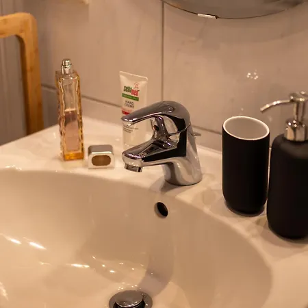 Apartamento Zentrale Mit Blick Auf Den Inklusive Parkplatz Und Internet Geschaeftsreisende Willkommen