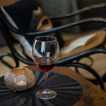 Zentrale Mit Blick Auf Den Inklusive Parkplatz Und Internet Geschaeftsreisende Willkommen *